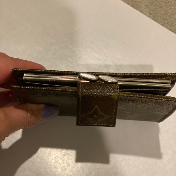 Mini LV Wallet - Picture 3 of 3